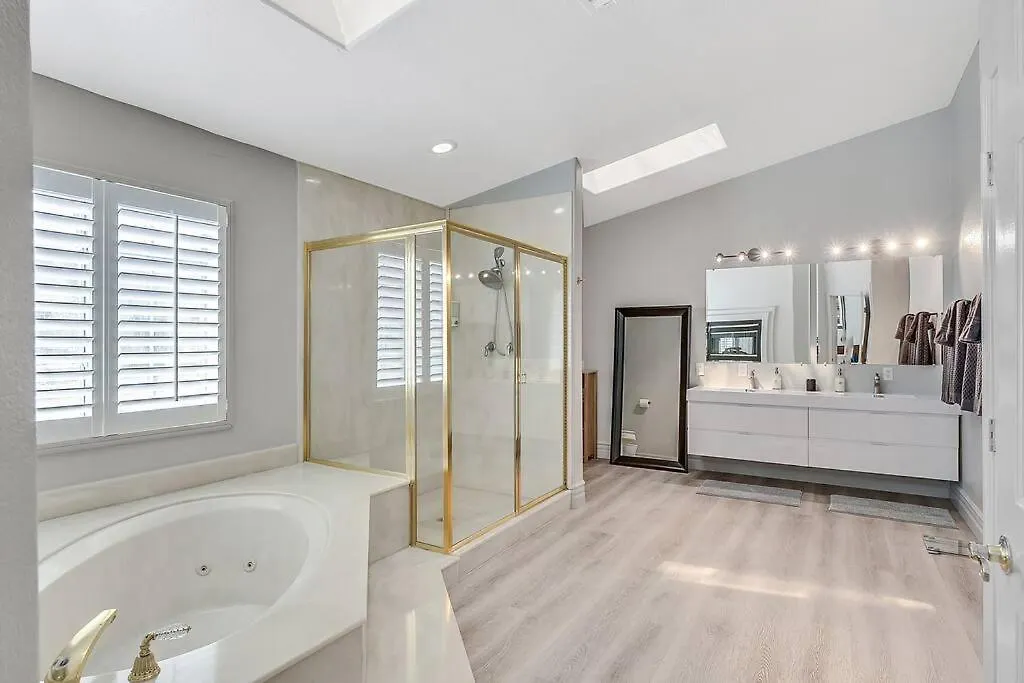 Posh Villa 8 Bdr X Bath 15 Bds Free Spa Heat Las Vegas